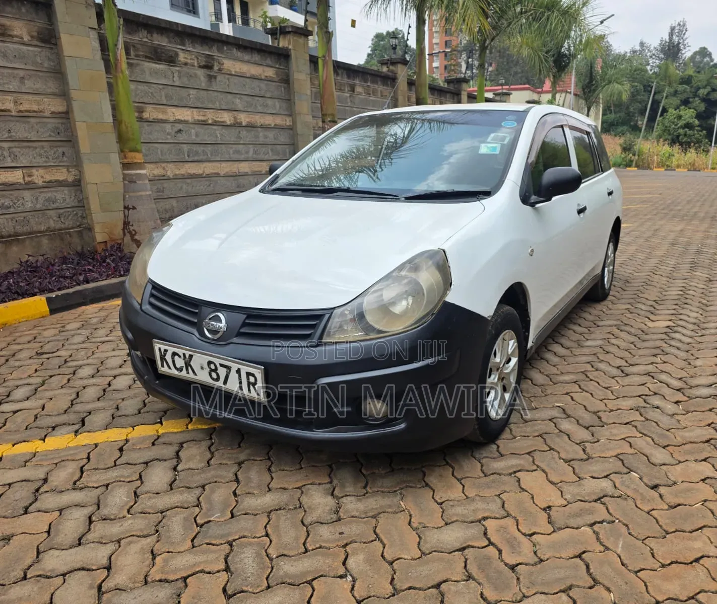 Nissan Advan 2010 White