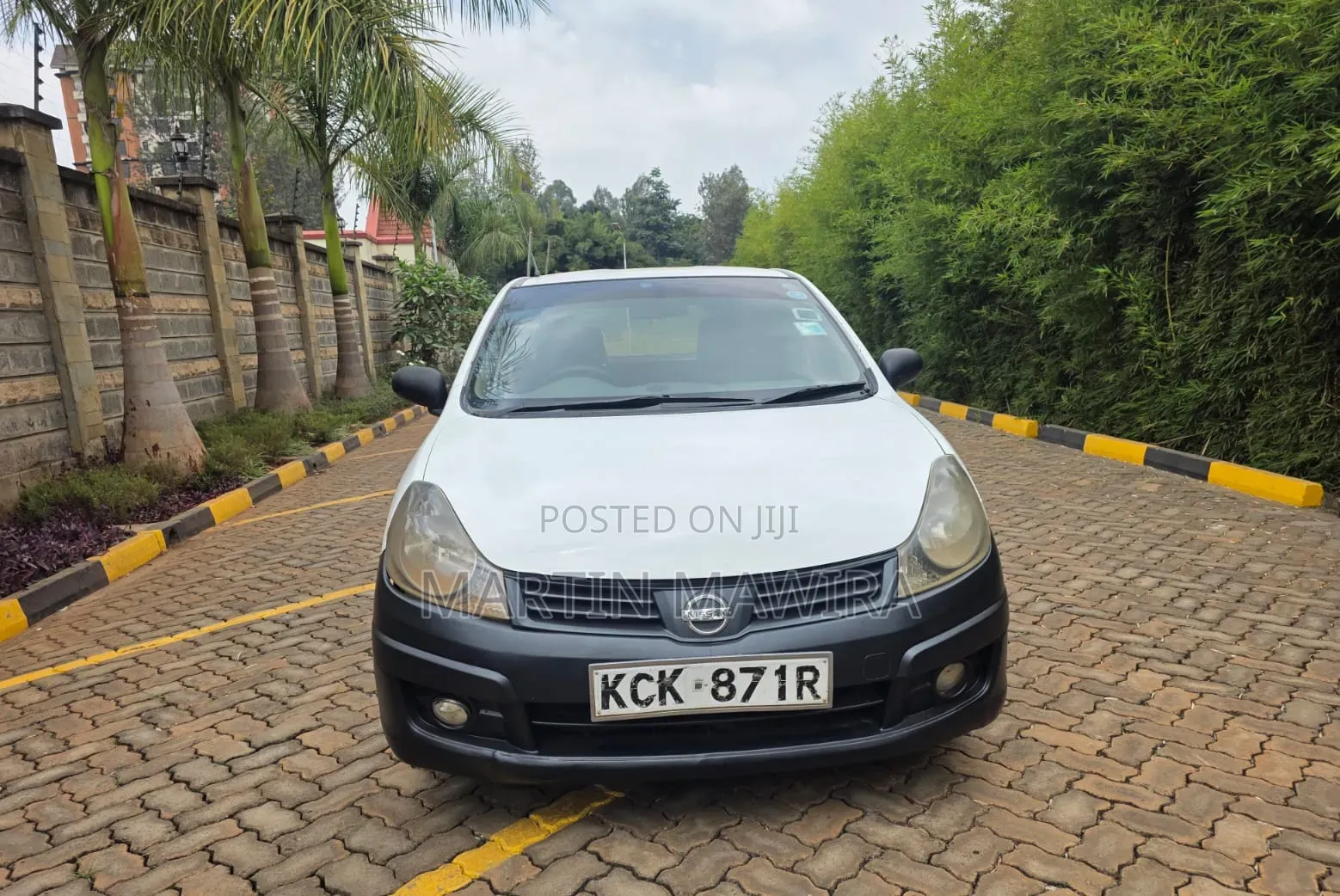 Nissan Advan 2010 White