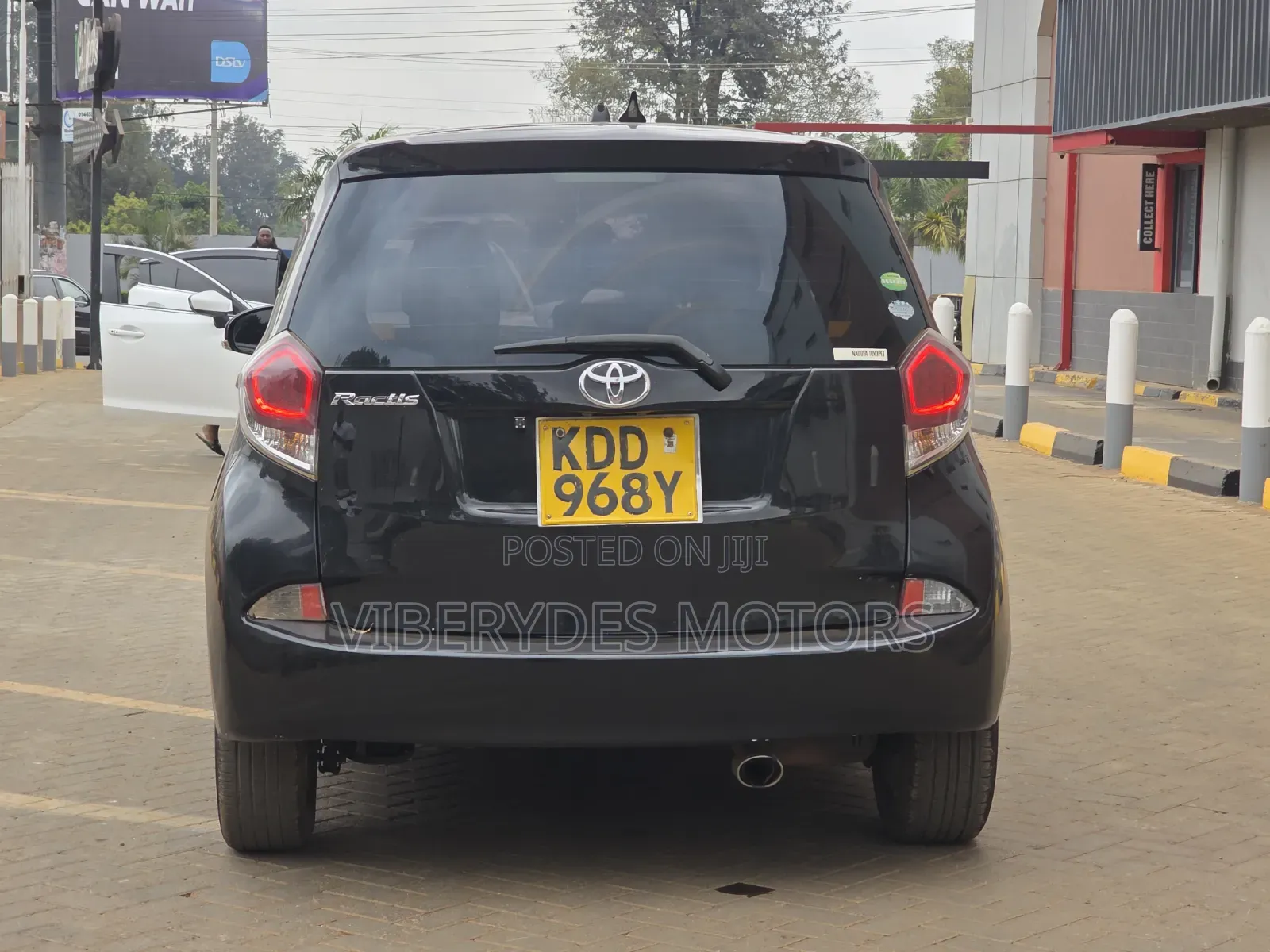 Toyota Ractis 2014 Black