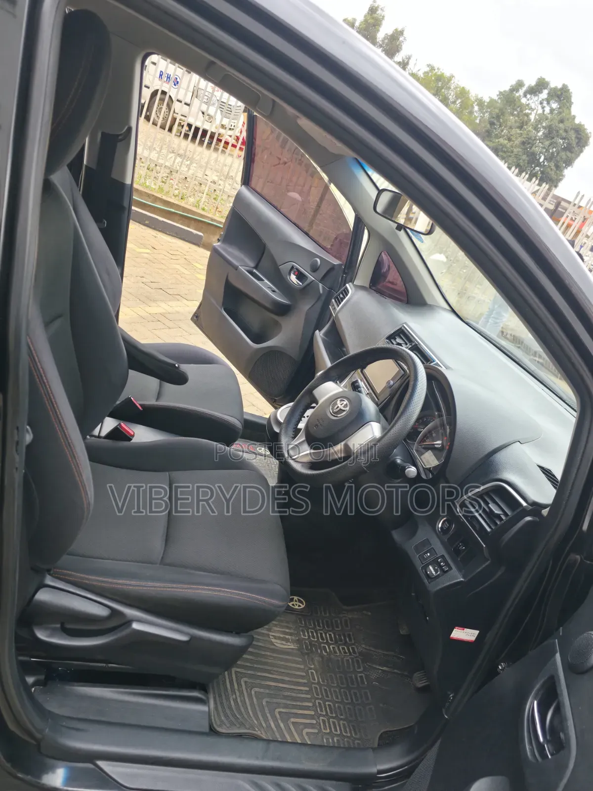 Toyota Ractis 2014 Black