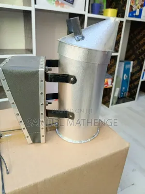 Portable Honey Bee Smoker for Beekeepers