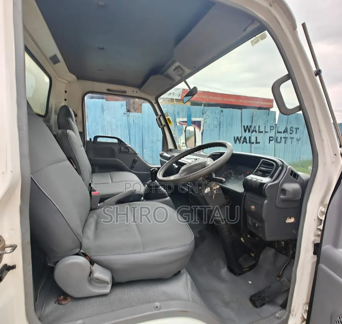 Isuzu NPR Local