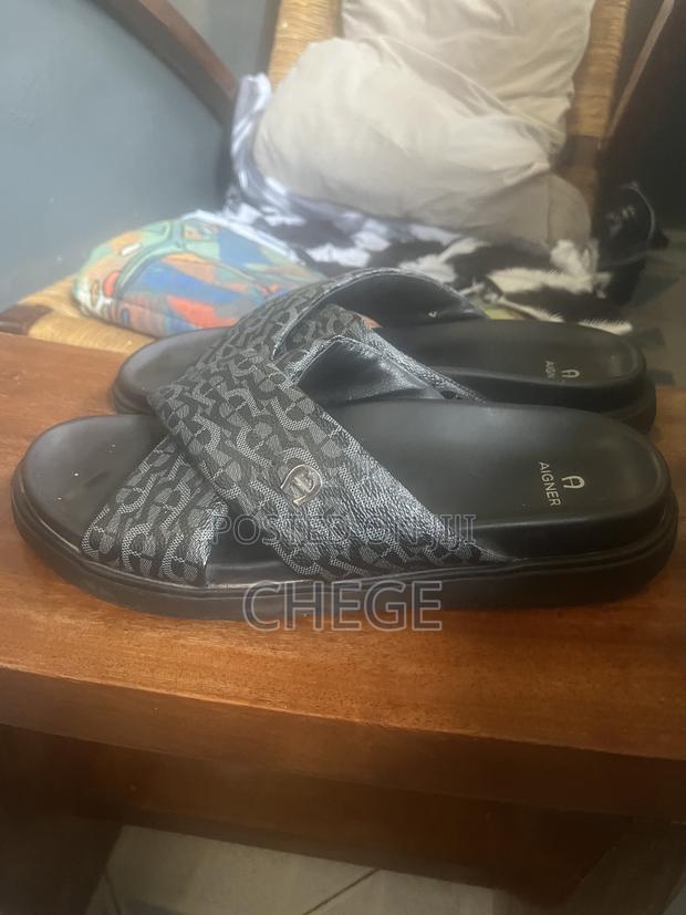 Leather Sandals - thumbnail 2