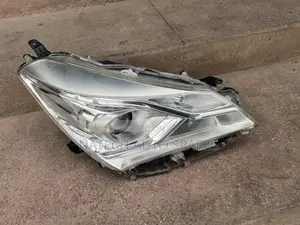 Toyota Vitz 2018 Headlight (52-302)
