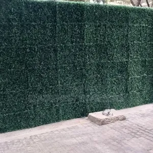 Decorate Smarter With Green Plain Boxwood Panels.