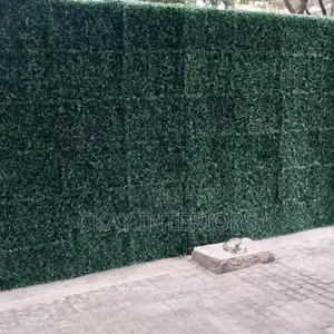 Decorate Smarter With Green Plain Boxwood Panels.