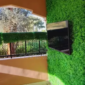 Create the Perfect Photo Backdrop With Green Boxwood Hedge Panels