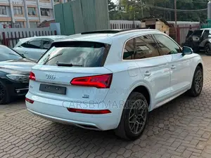 Audi Q5 2.0T Premium AWD quattro 2019 White