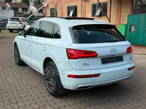Audi Q5 2.0T Premium AWD quattro 2019 White