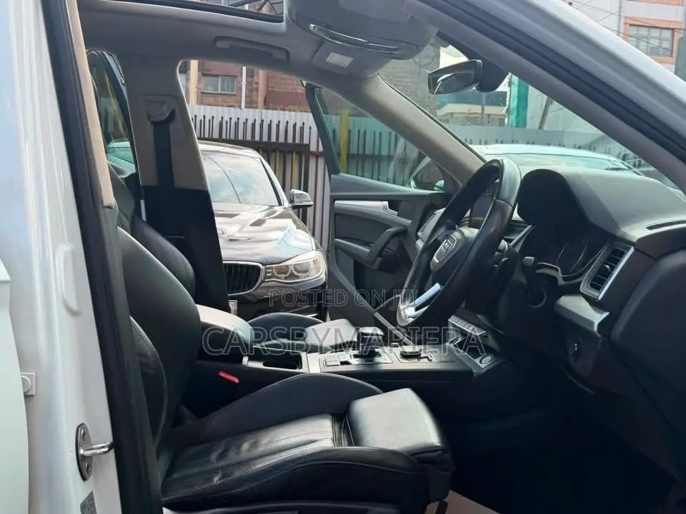 Audi Q5 2.0T Premium AWD quattro 2019 White