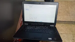 Laptop Dell Latitude E7240 8GB Intel Core i7 SSD 128GB