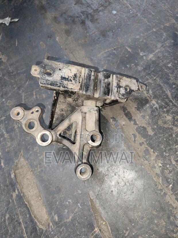 Diahatsu Mira Gearbox Mounting Available - thumbnail 2