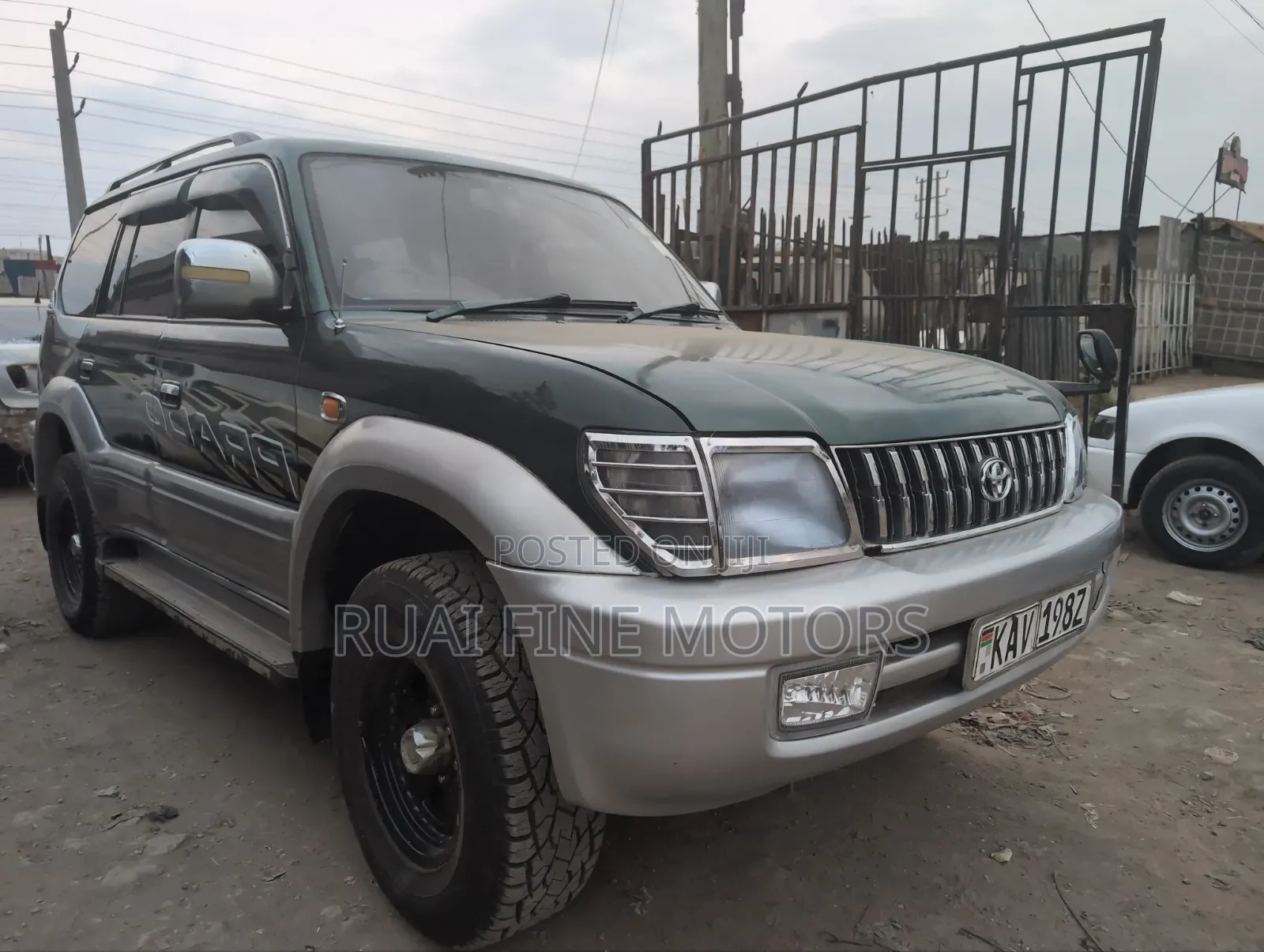 Toyota Land Cruiser 90 1997 Green