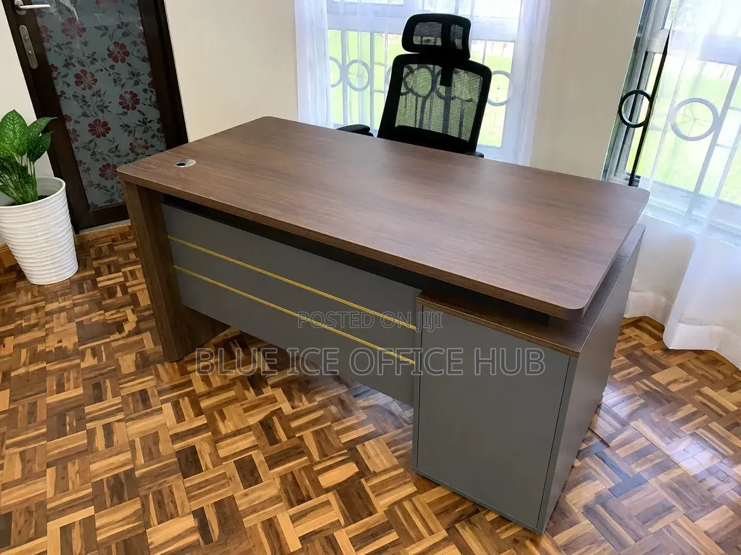 Executive Office Desk:Premium Wooden Manager Desk With Cable Port Keny