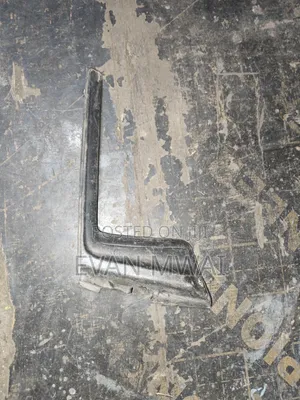 Toyota Vitz Juwera Windscreen Finisher R