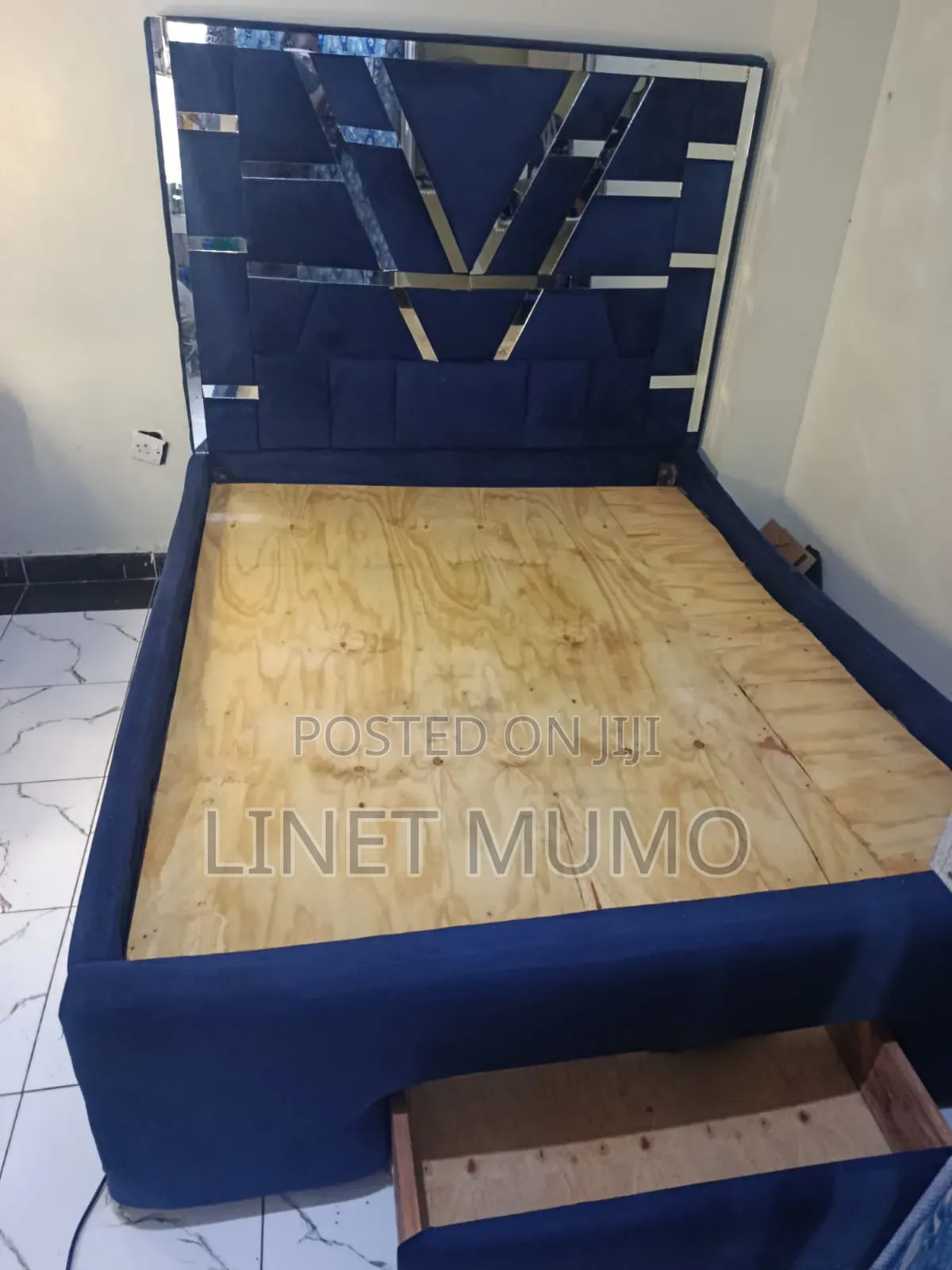 ~ Queen Size 5*6 Bed and Mattress
