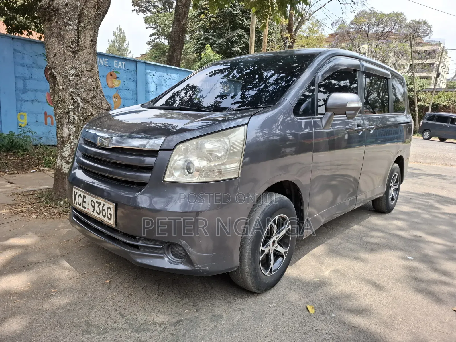 Toyota Noah 2008 Gray