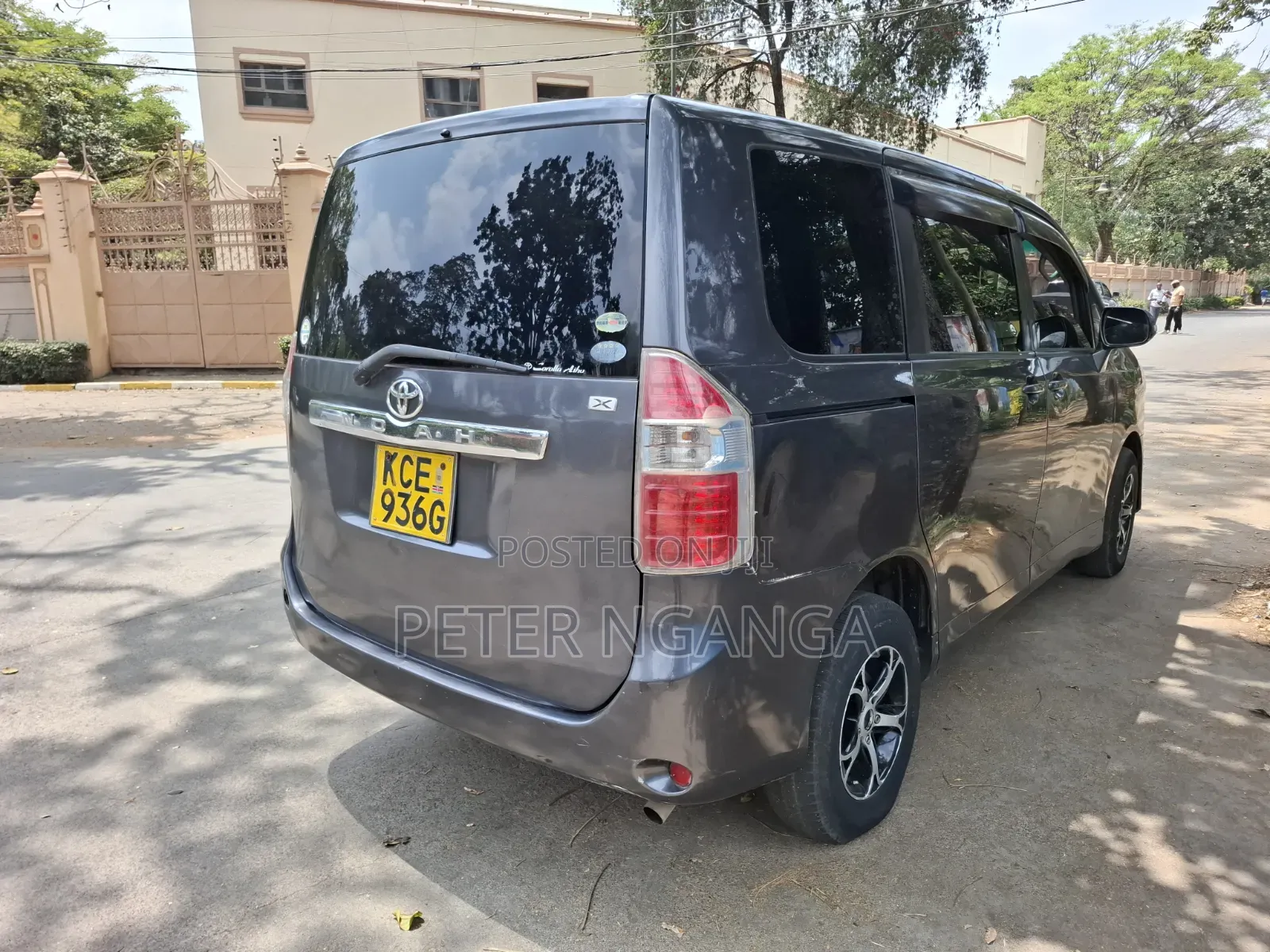 Toyota Noah 2008 Gray