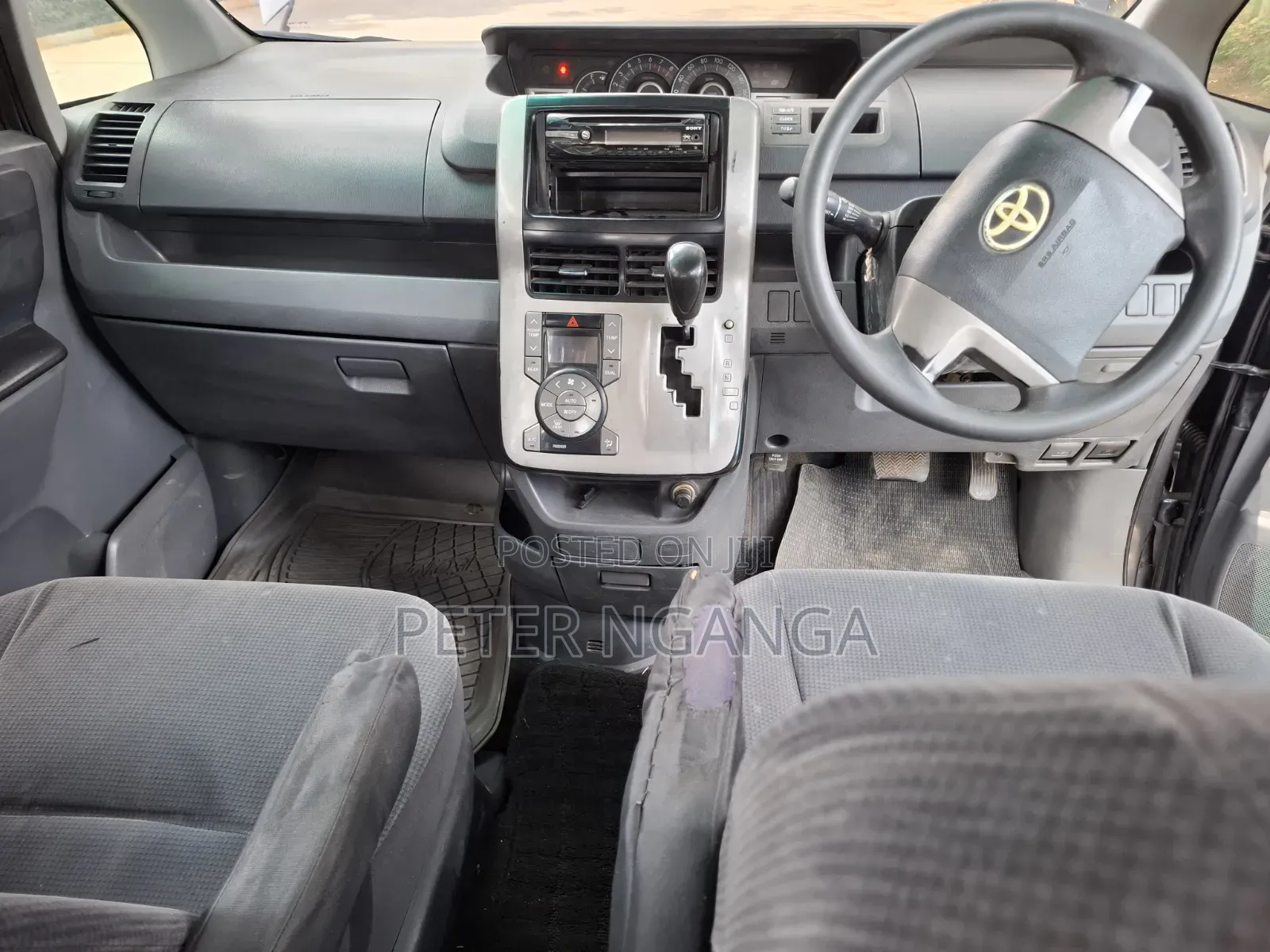 Toyota Noah 2008 Gray