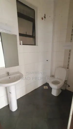 1400 SQFT Office in Westlands Near GTC