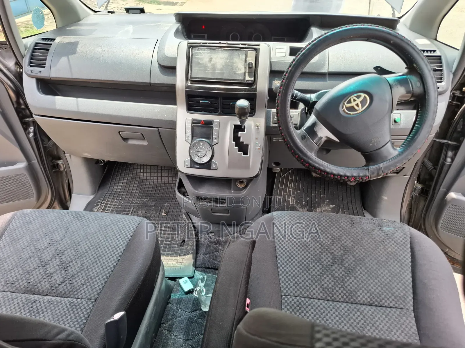 Toyota Noah 2008 Gray