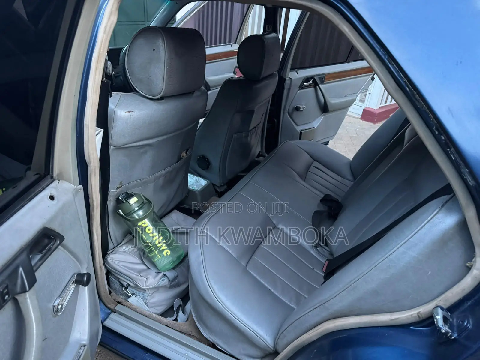 Mercedes-Benz E200 1995 Blue