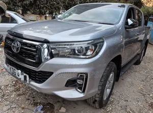 Toyota Hilux 2021 Silver