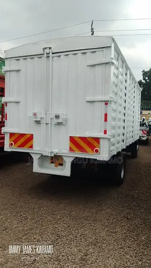 Mitsubishi Canter FH 2013 White