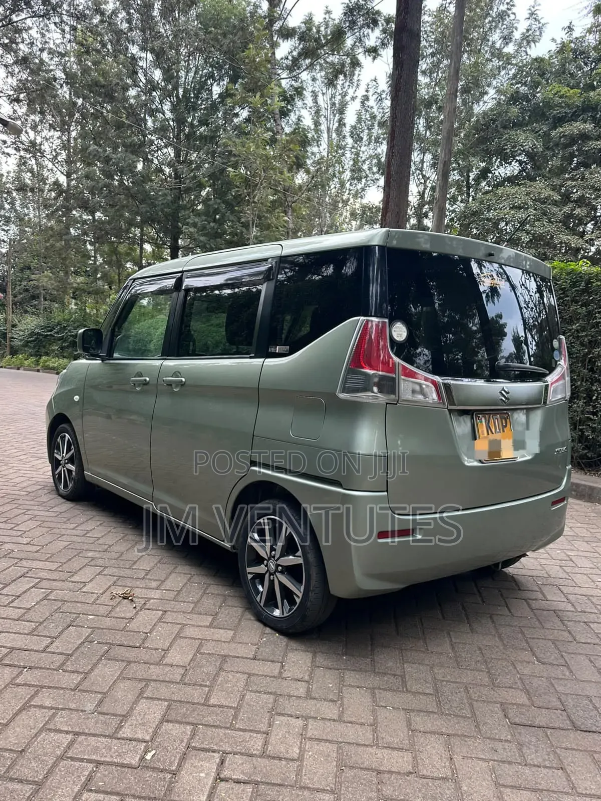 Suzuki Solio 2017 Green