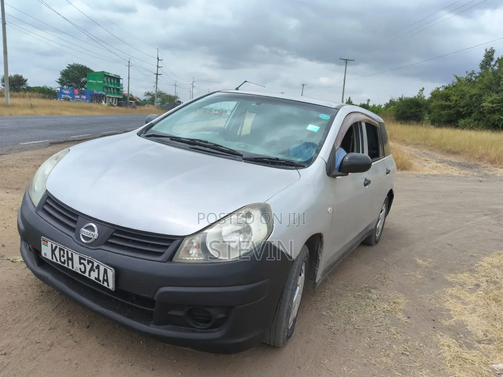Nissan Advan 2009 Gray