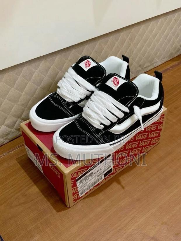 Vans Knu Skool Sneakers in Black/True White Size :38-45 - thumbnail 2