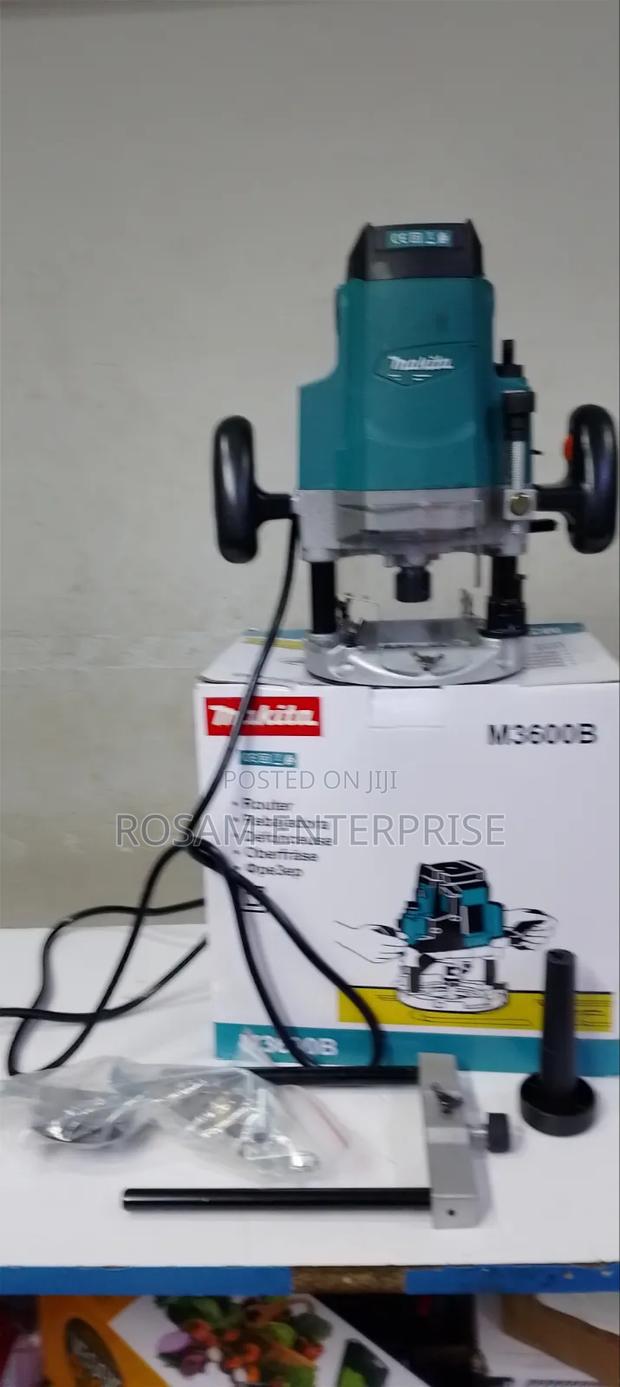 Makita M3600B Plunge Router. - thumbnail 2