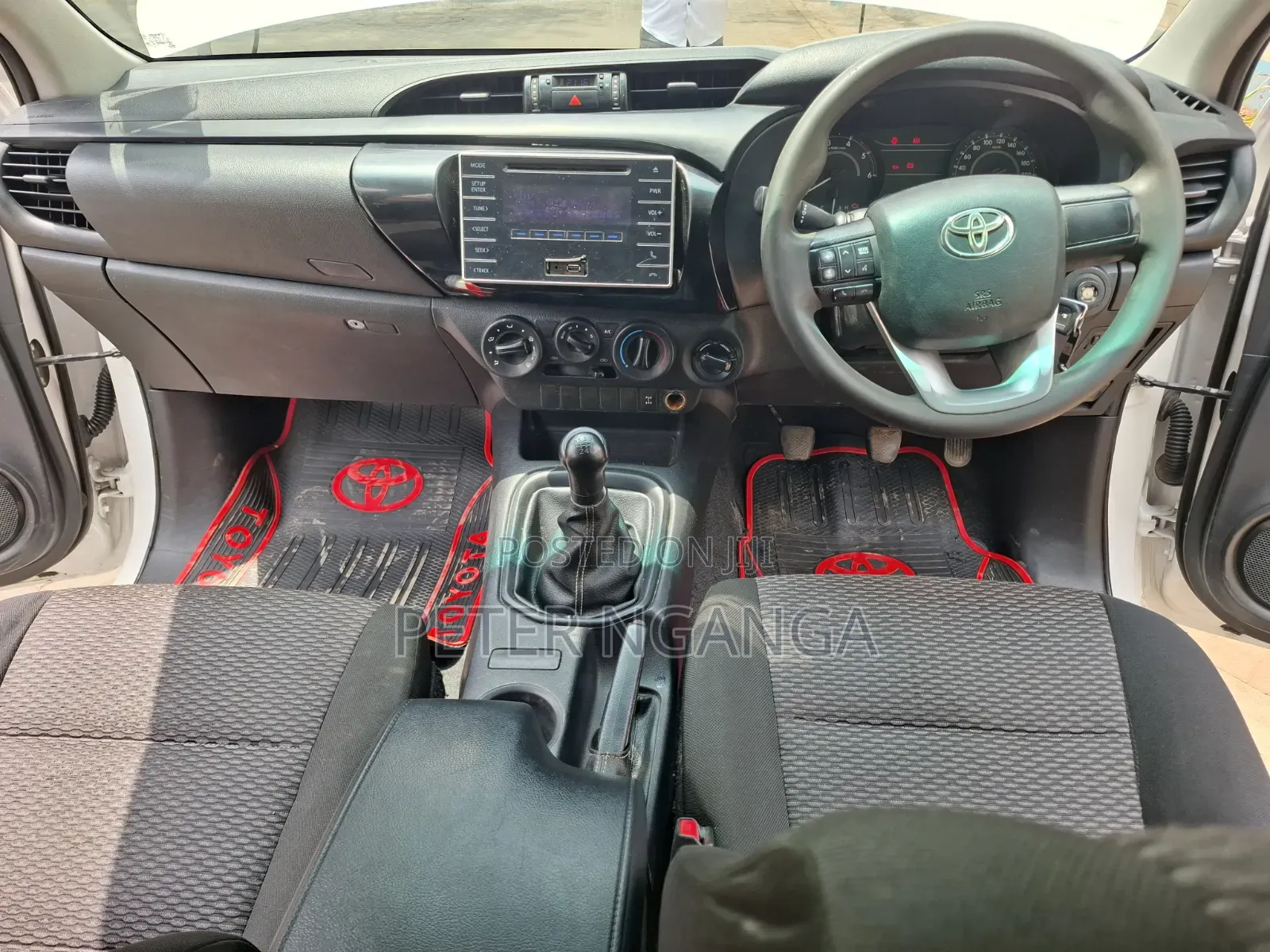 Toyota Hilux 2018 White