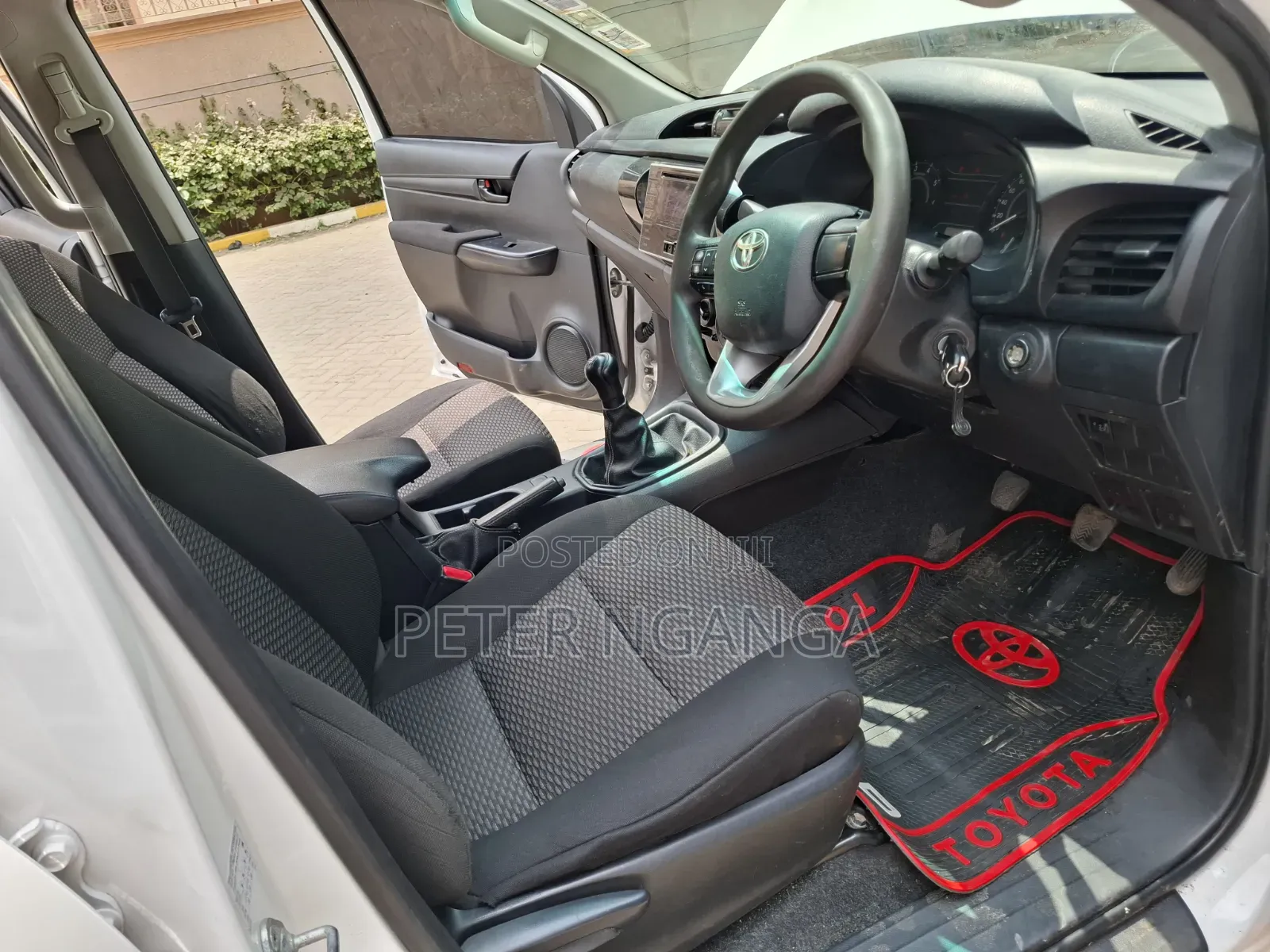 Toyota Hilux 2018 White