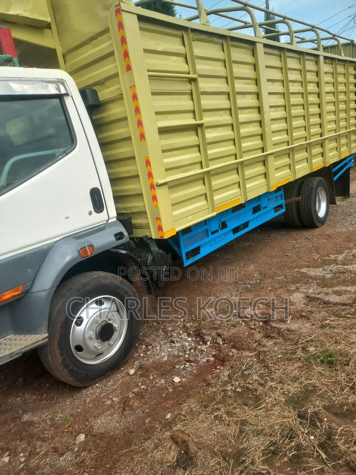 Mitsubishi Fh 2005 White