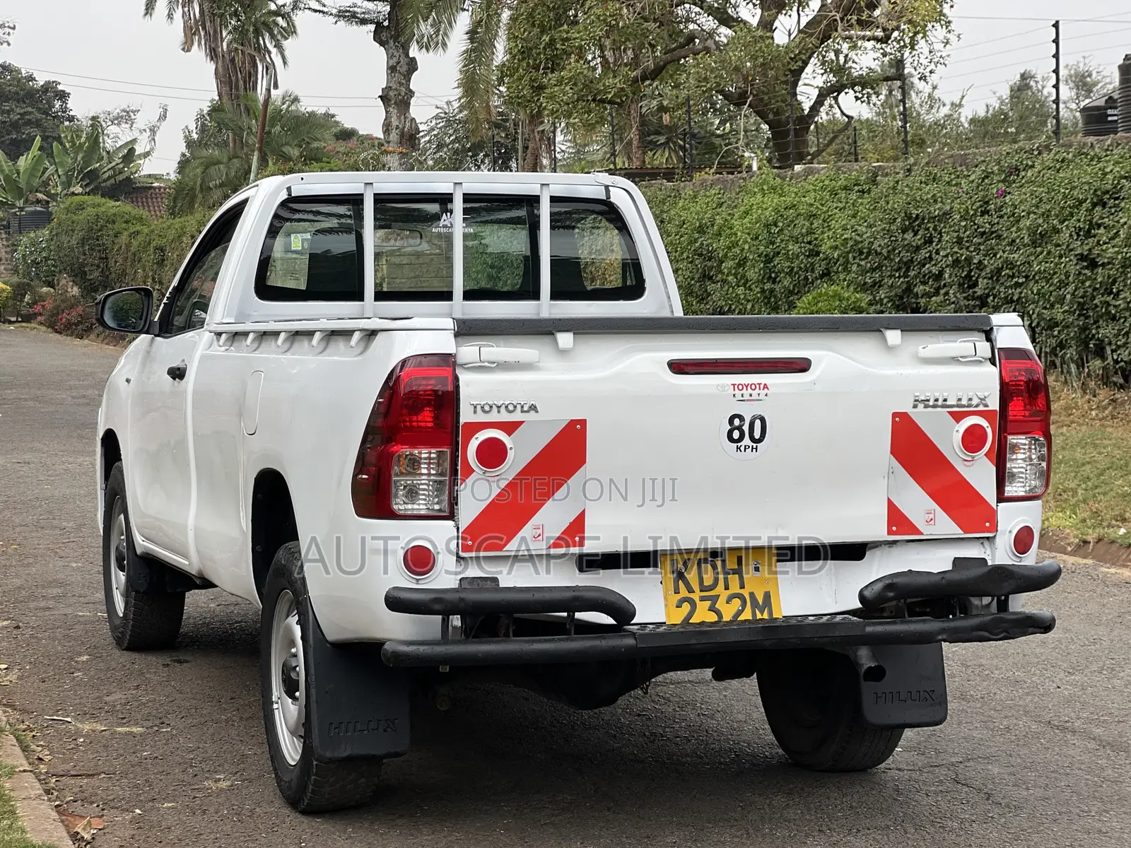 Toyota Hilux 2022 White