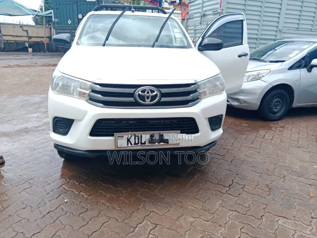 Toyota Hilux 2023 White