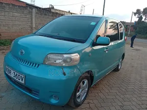 Toyota Porte 2006