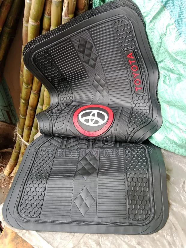 Antislip Textured With Deep Grooves Diamond Pattern Toyota Mats
