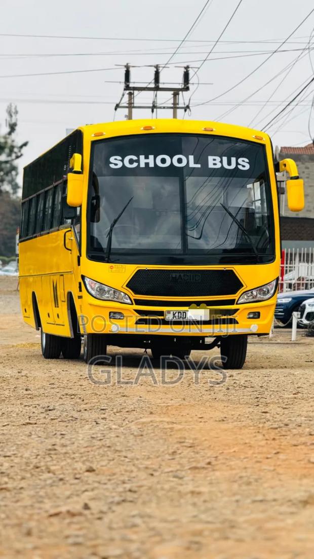 Isuzu FRR 2021 Yellow - main view