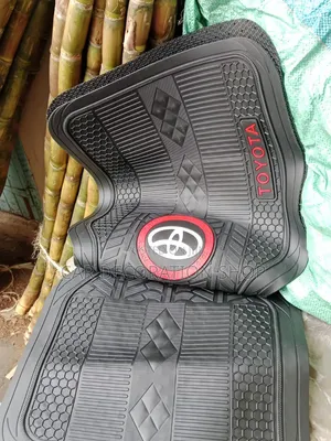 Antislip Textured With Deep Grooves Diamond Pattern Toyota Mats