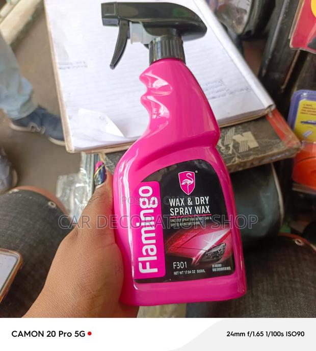 Wax Dry Waxapplie on Wet Car to Accelerate Drying Giving Gloss Shine - main view