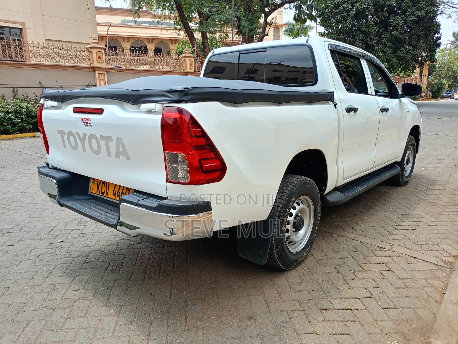 Toyota Hilux 2019 White