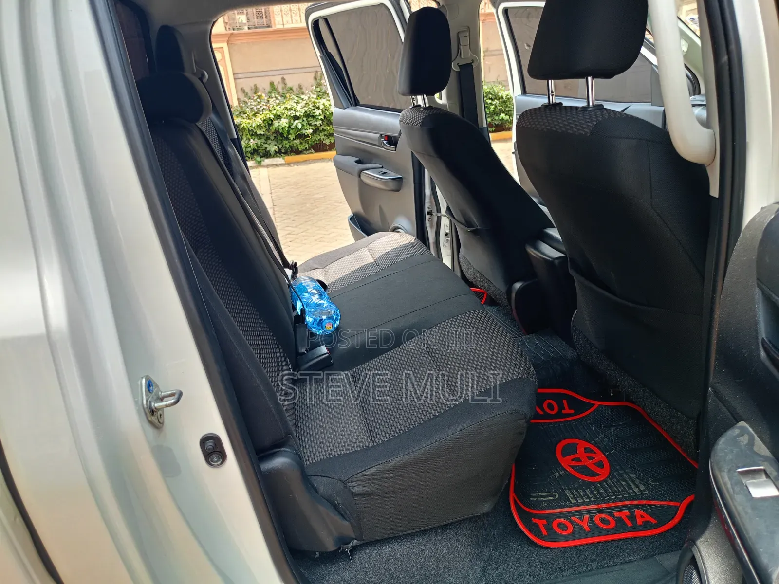 Toyota Hilux 2019 White