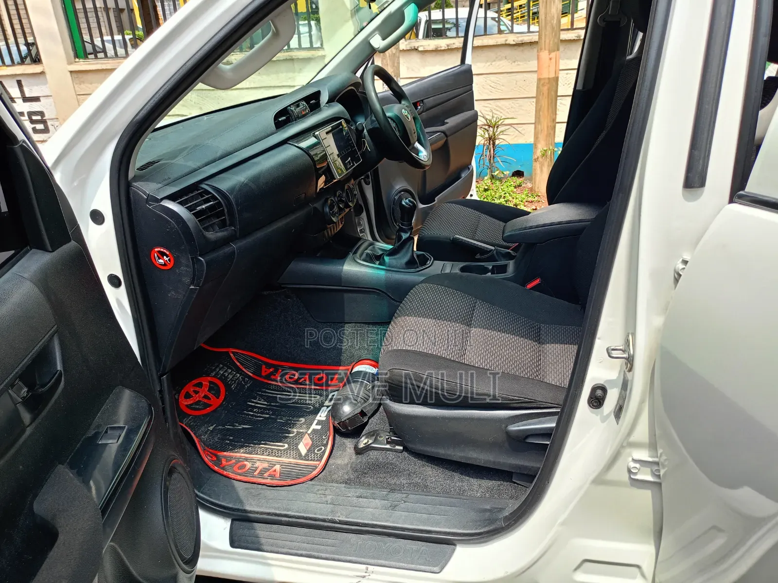 Toyota Hilux 2019 White