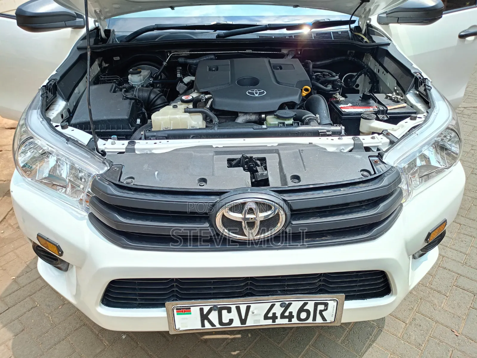 Toyota Hilux 2019 White