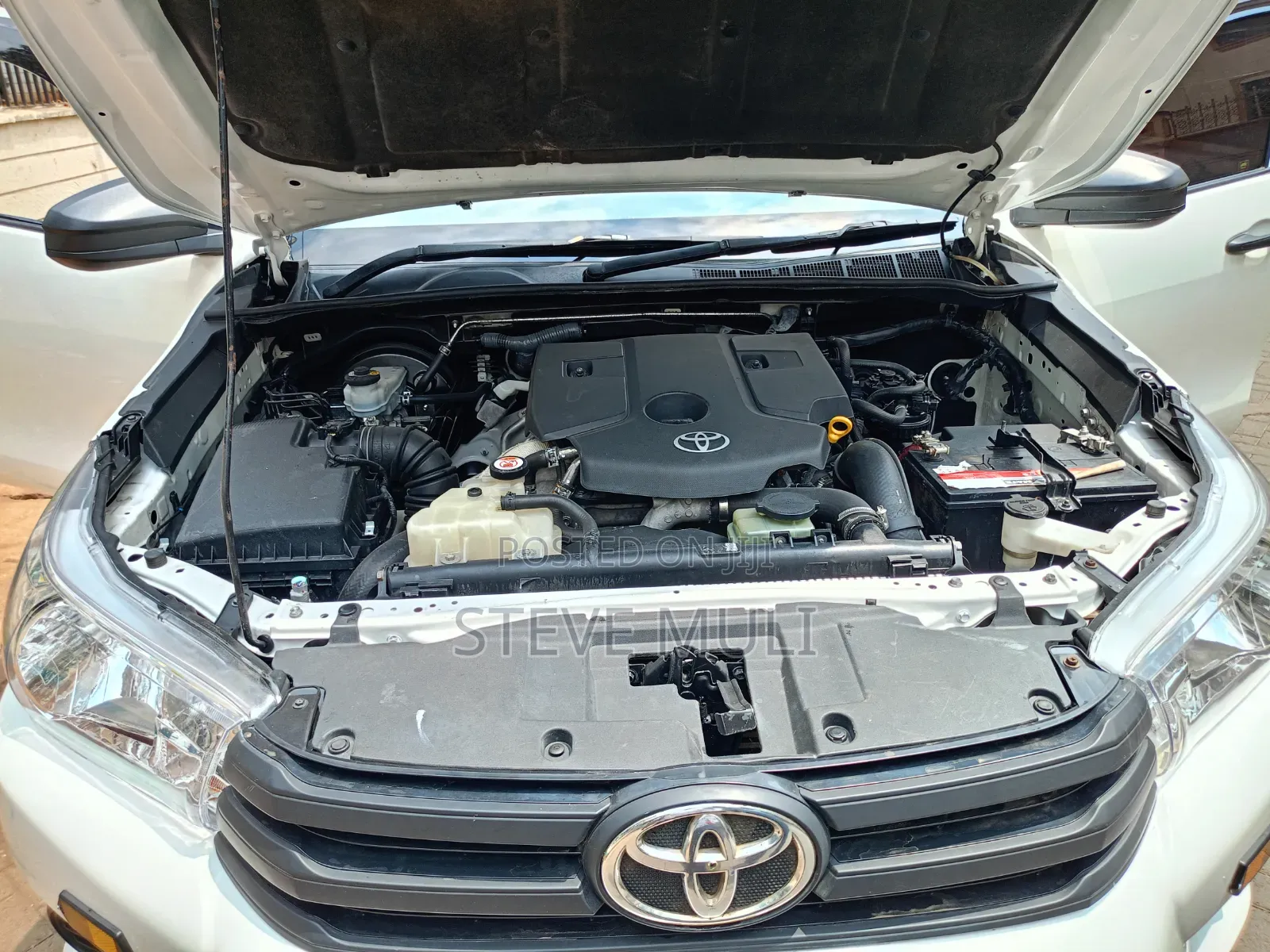 Toyota Hilux 2019 White