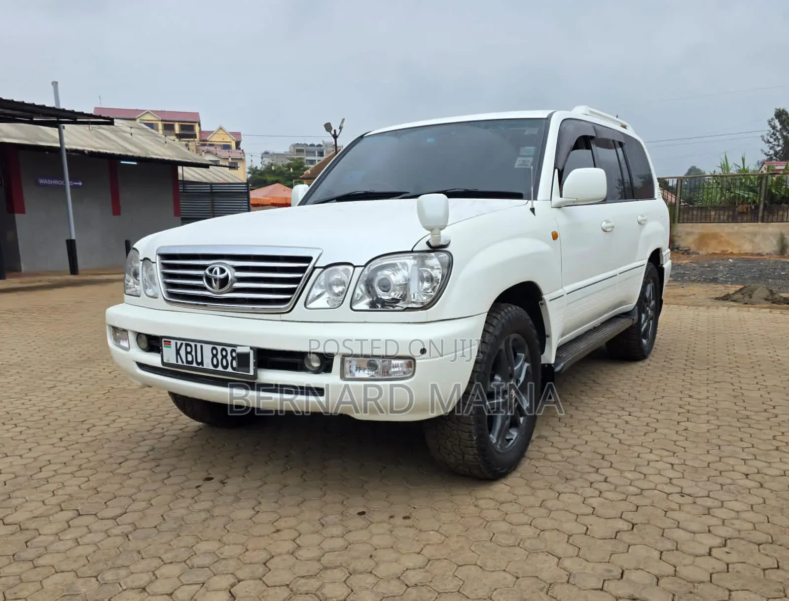 Toyota Land Cruiser 2005 White