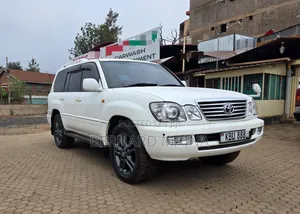 Toyota Land Cruiser 2005 White