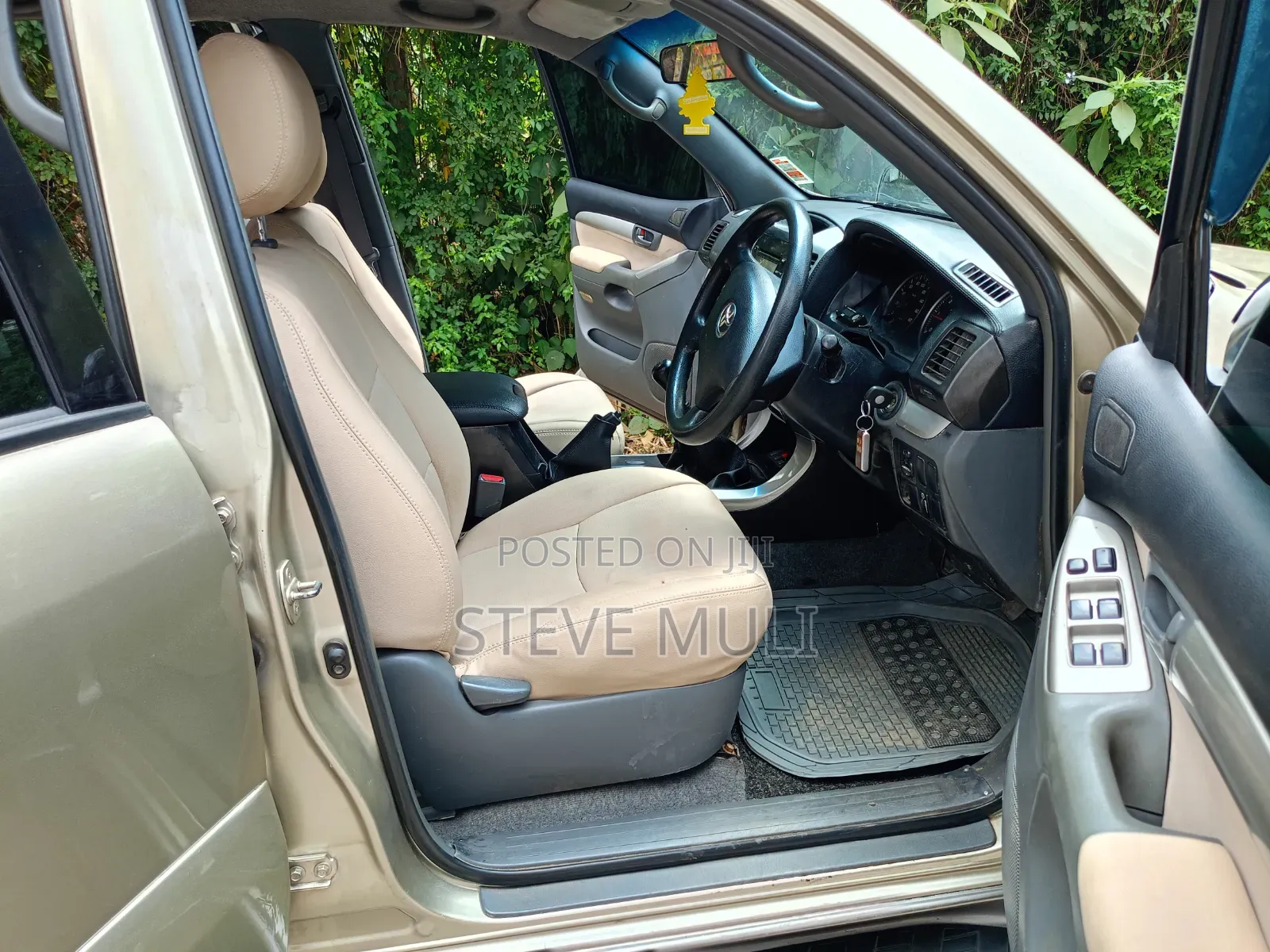 Toyota Hilux 2003 Gold
